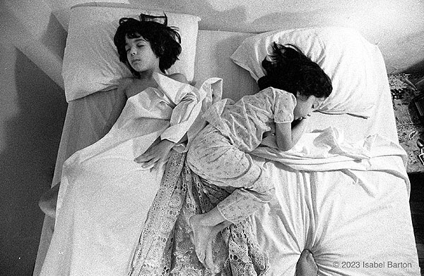 Gill and Mariana Sleeping on my Bed, 1976  (© 2023 Isabel Barton)