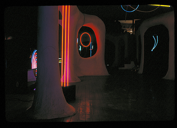 Let There Be Neon, a gallery founded by Rudi Stern at 451 West Broadway (1974)