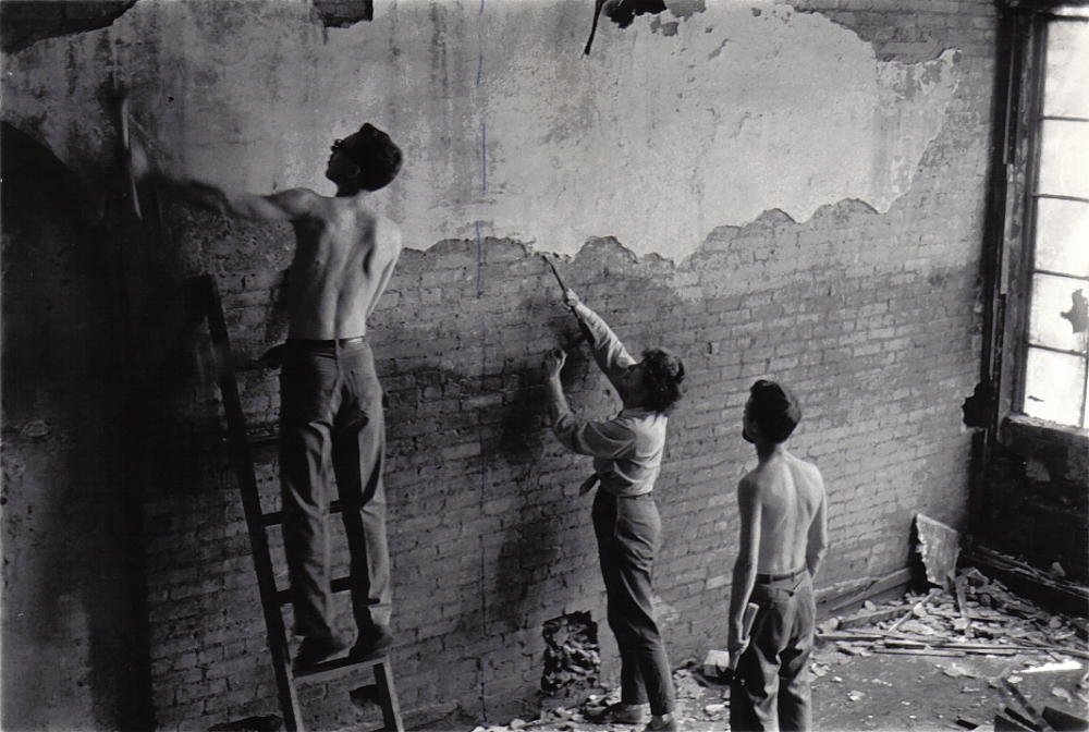 The making of an artist's joint live-work quarters in the early 1960's (photo: Louis Dienes)